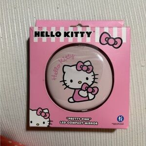 ❣️❄️Hello Kitty Pink Compact Mirror with LED